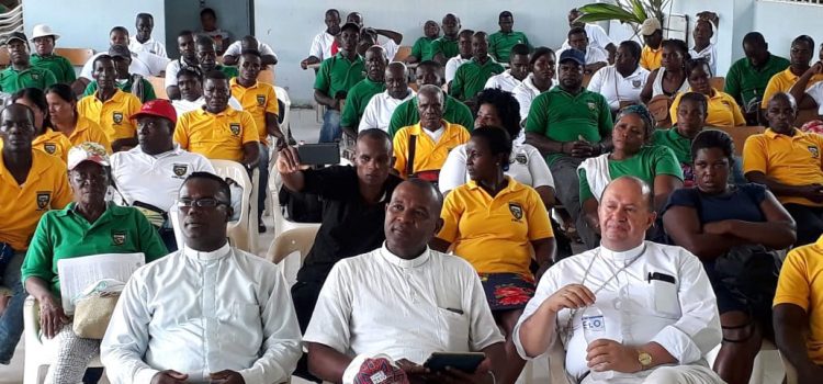 ASMBLEAS DE LA ASOCIACIÓN DE JUNTAS DE ACCION COMUNAL DE ISTMINA CHOCÓ EN LA COMUNIDAD DE LA JAC DE PUERTO SALAZAR (CHIGORODÓ)